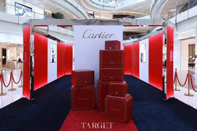 "舞动光影璀璨人生"卡地亚钻石系列珠宝展开幕