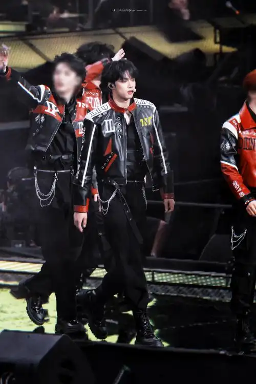 刘耀文叁重楼暨出道四周年演唱会##刘耀文舞蹈solo