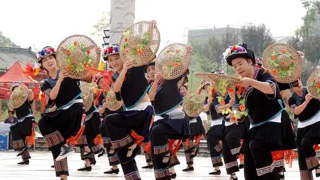 广西都安:瑶乡如画美 文化扑鼻香