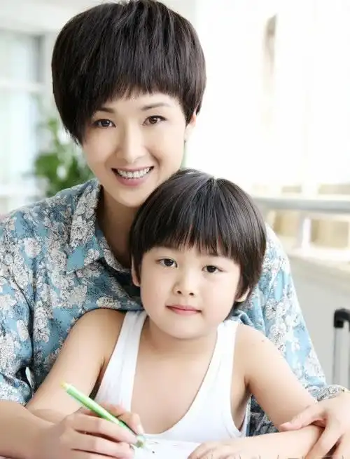 辛柏青黄曼主演的电视剧《跟我回家》北京热拍