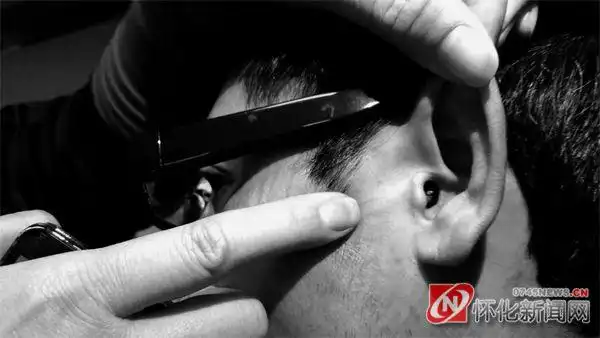 高科技眼镜惊现怀化科目一考场作弊被逮正着