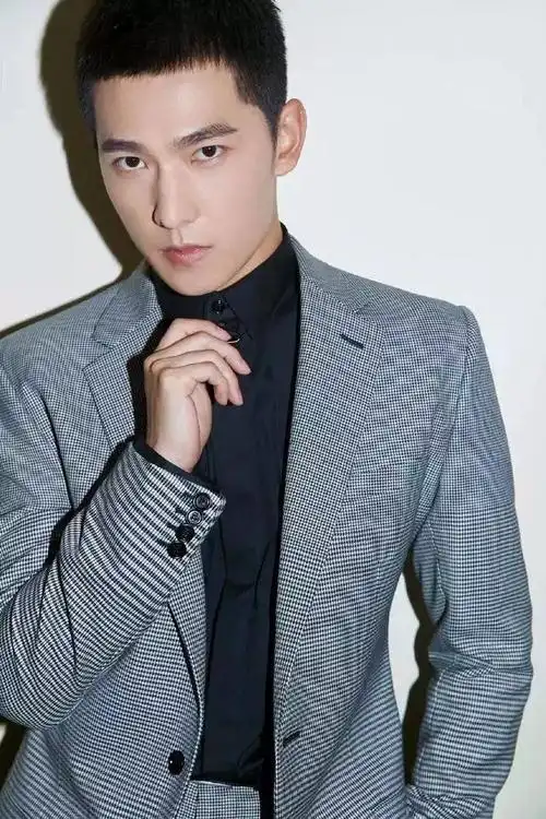 杨洋的帅气寸头造型,每个男生都会尝试!