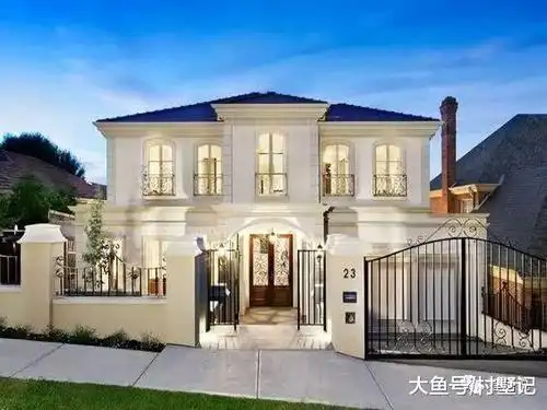 在村里建一栋法式别墅, 品味就是不一般