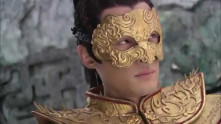 轩辕剑:胡歌饰演的宇文拓,真是演到精髓了,那一身金衣真是帅气