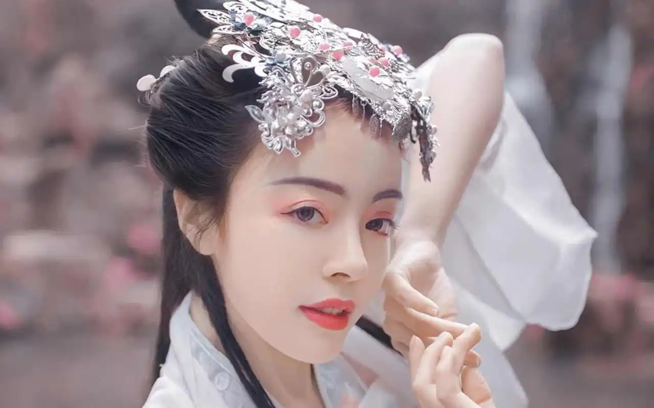 古风汉服美女仙气迷人写真图片桌面壁纸