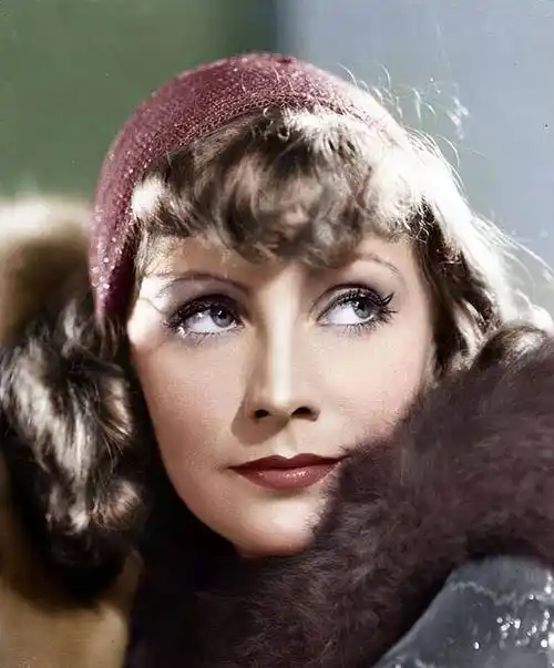 既是导演又是演员,以独特的魅力和才华著称,演员葛丽泰·嘉宝_作品