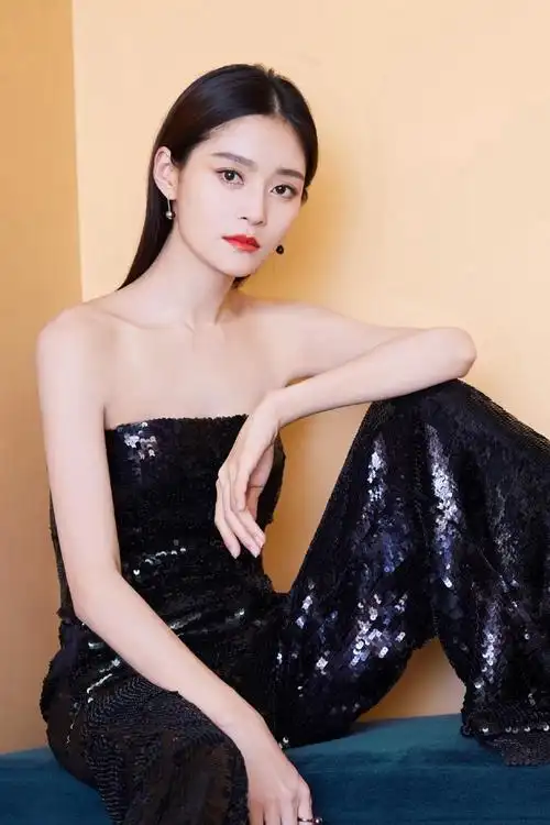 王媛可性感时尚写真