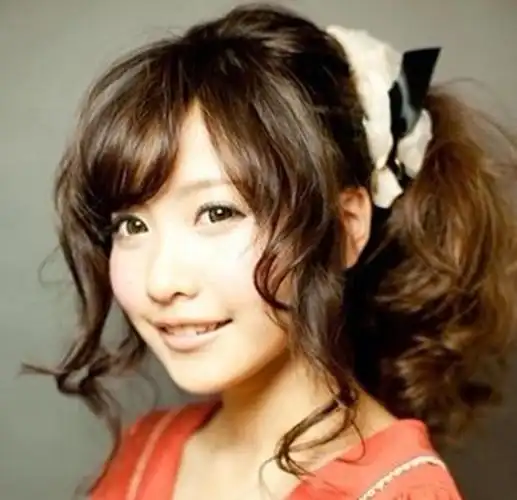 大脸女生4种扎马尾方法,第二种最好看!