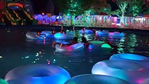 日本流行的夜间泳池派对,对管理者和创业者的启发