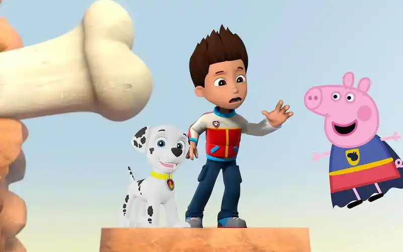小猪佩奇变身超人帮助悬崖上的汪汪队立大功莱德