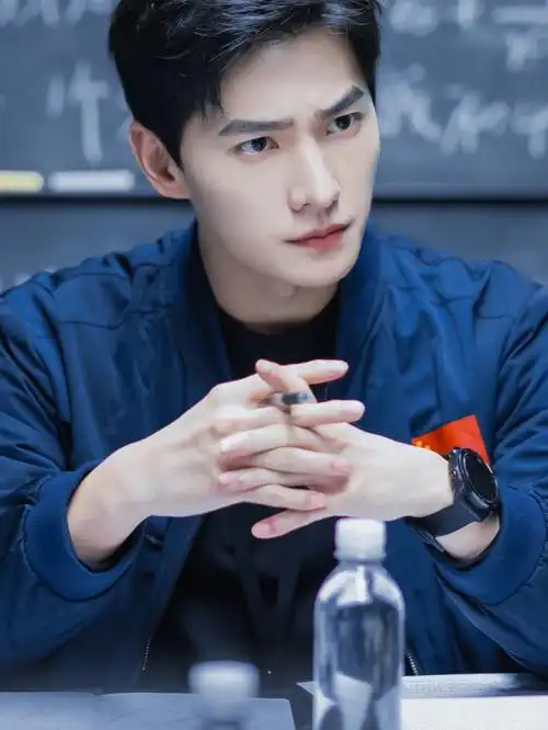 杨洋公布恋情了