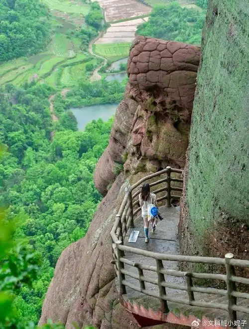 人生建议,一定要来上饶龟峰拥抱大自然,这里性价