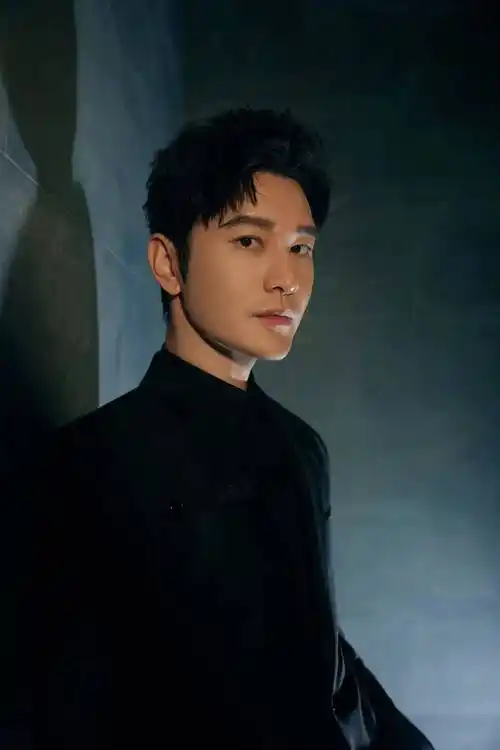 男星黄晓明时尚写真:仪表堂堂,玉树临风