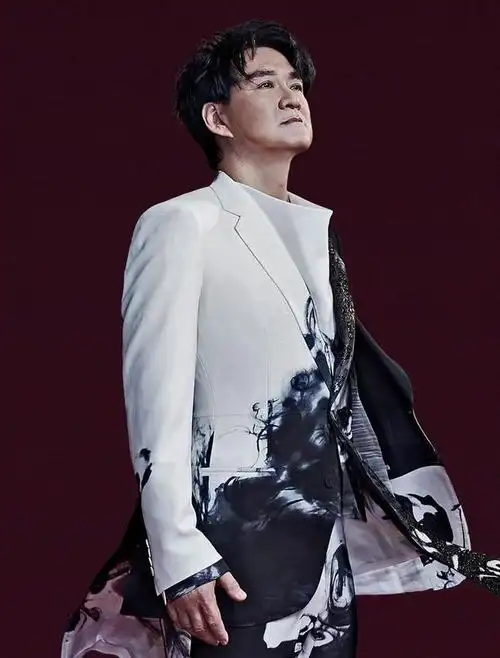 周华健自曝曾参加签名会追星金庸送他十句藏头诗