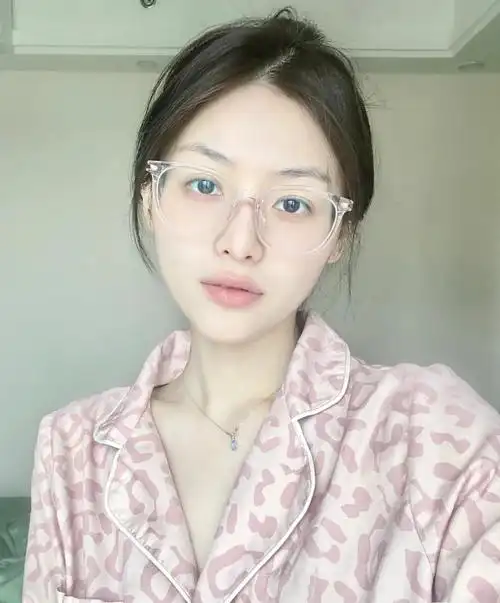 清新甜美的素颜透明眼镜框