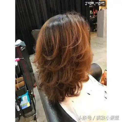 烫发尾的发型随便打理都好看