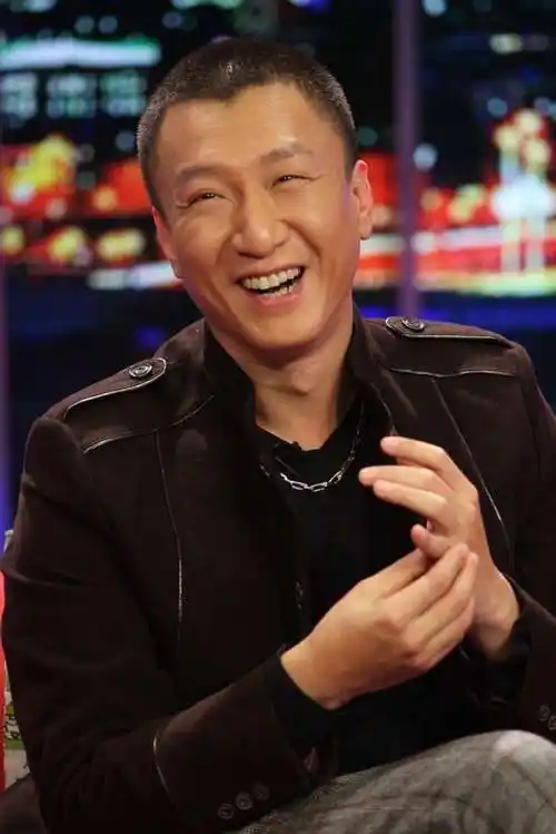 抨击章子怡演技,还炮轰孙红雷跪舔情史_明星_网友_成龙