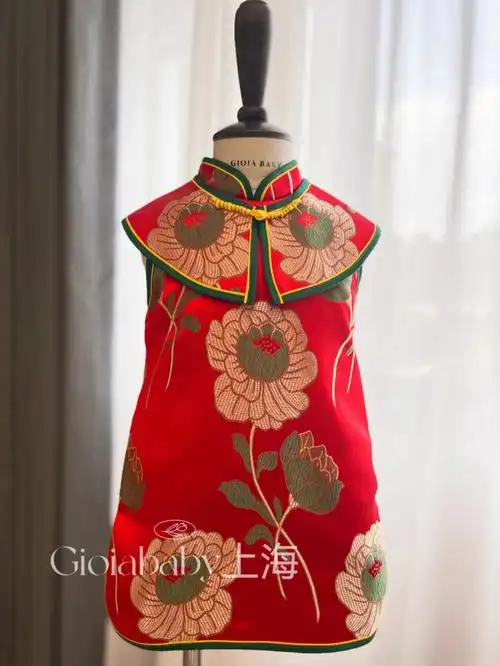 抓周唐装礼服婆婆最喜欢的抓周唐装