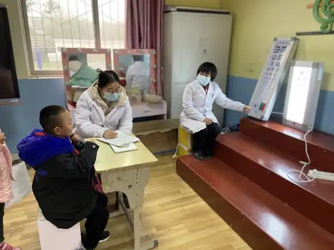 体检为我护航 健康伴我成长――五席坊小学健康体检活动