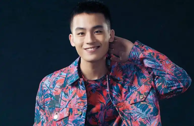 黑白禁区欧豪独挑大梁曾经的偶像歌手蜕变成荧幕硬汉