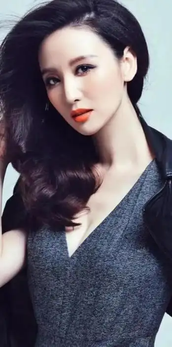 内娱颜值天花板张萌171cm的黄金三围腰臀比不愧是宅男收割机