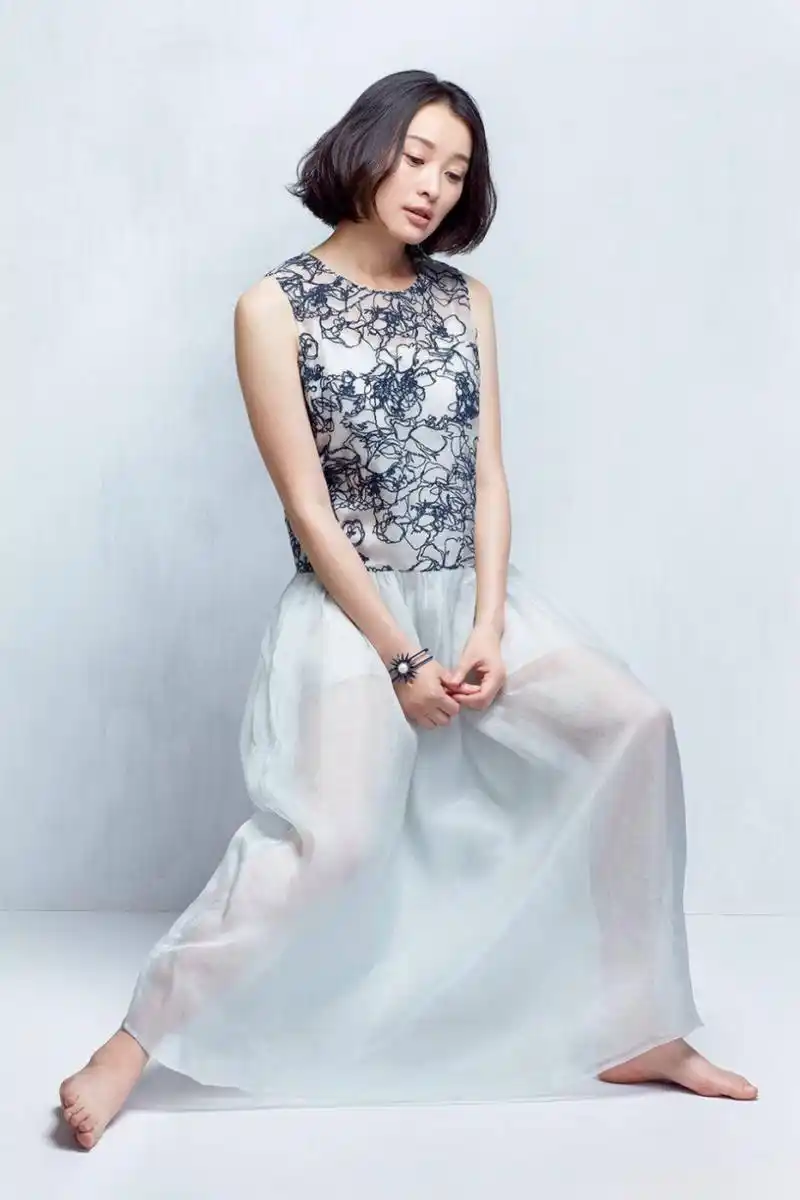 吴越  白嫩玉足合集,女人味十足的女演员