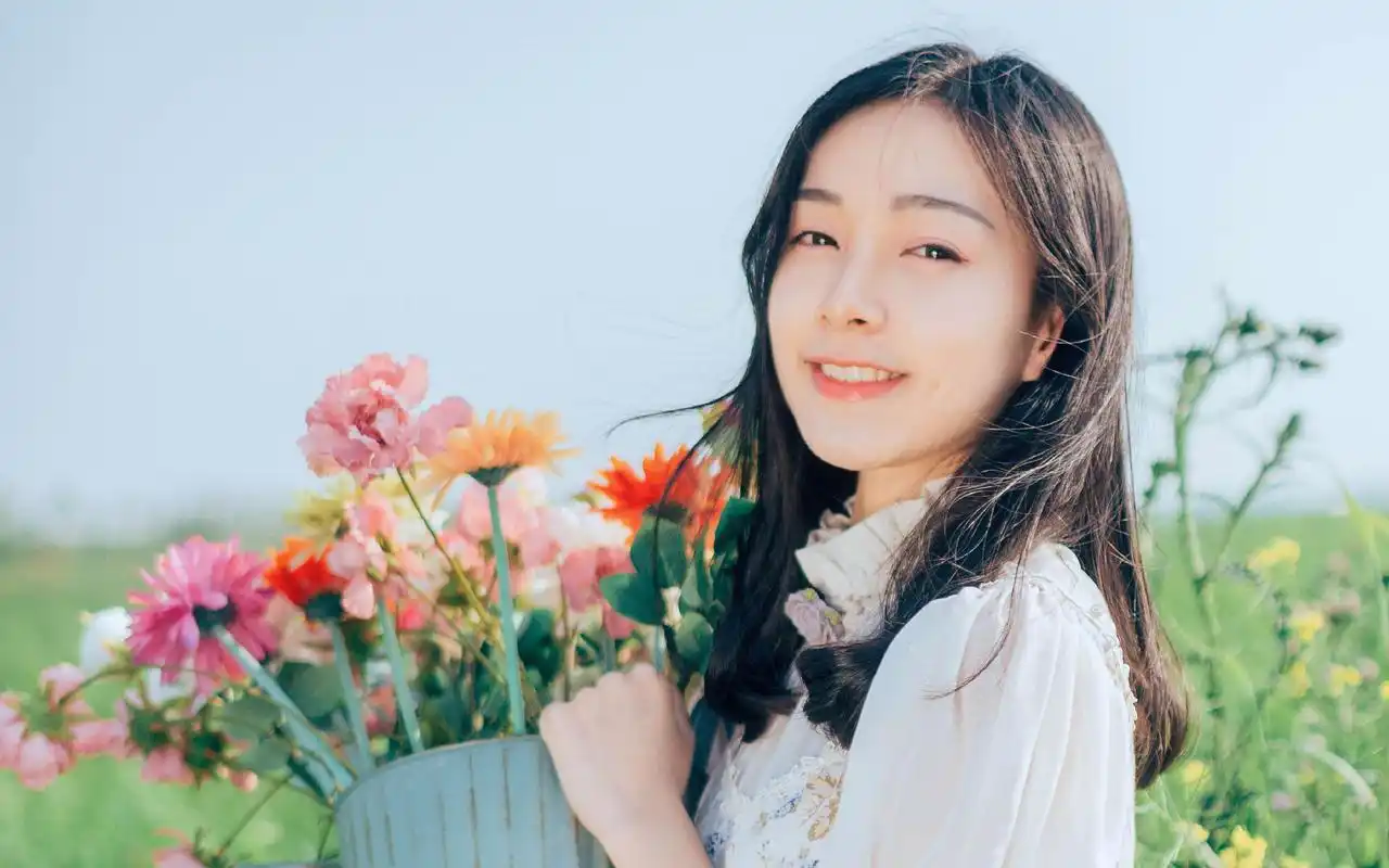 清纯文艺美女小清新田园风唯美高清桌面壁纸