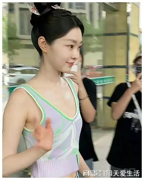 救命.宋轶的胸可以忽大忽小