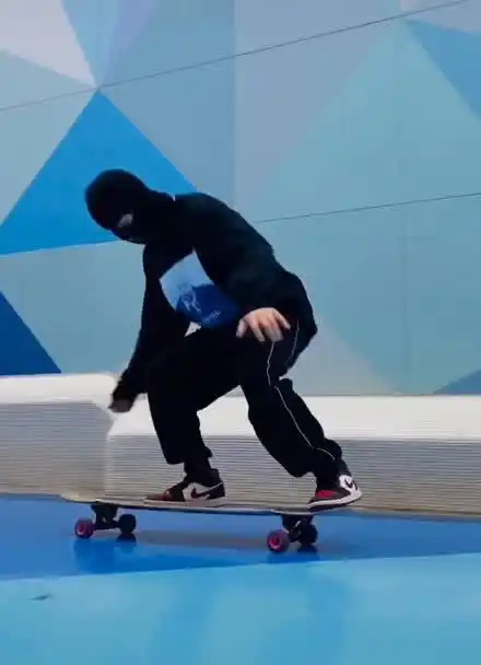 是谁说玩长板的男孩不酷的!