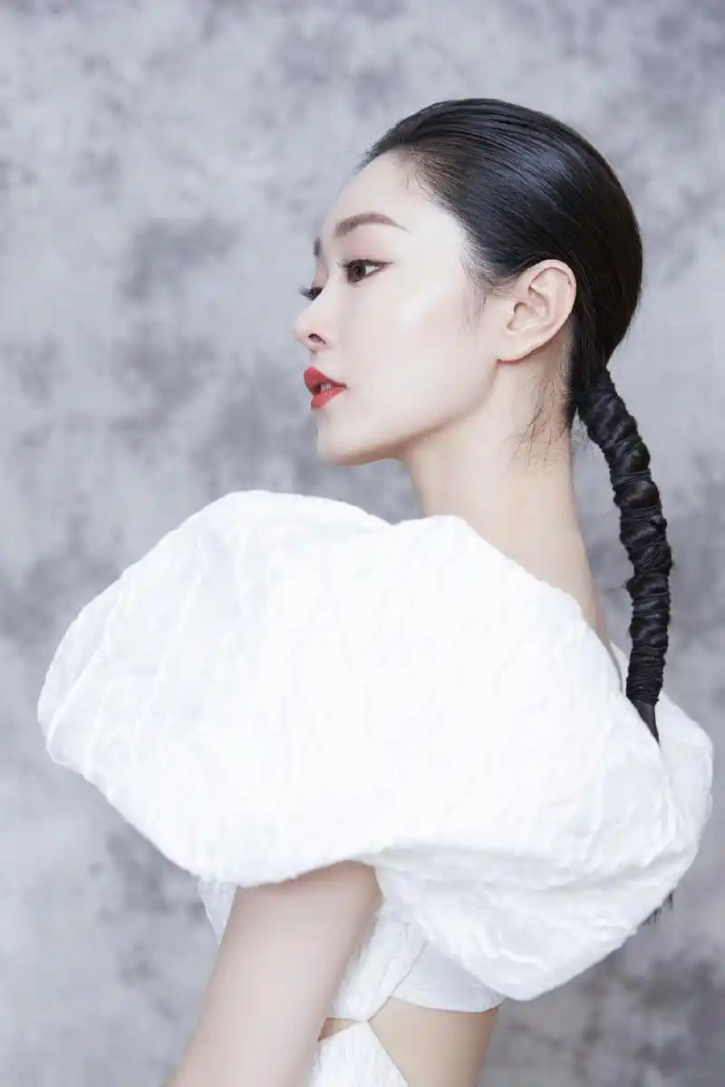 宋轶镂空白裙优雅写真图片813