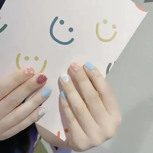 短甲可爱学生党闪粉珠光花朵美甲图片