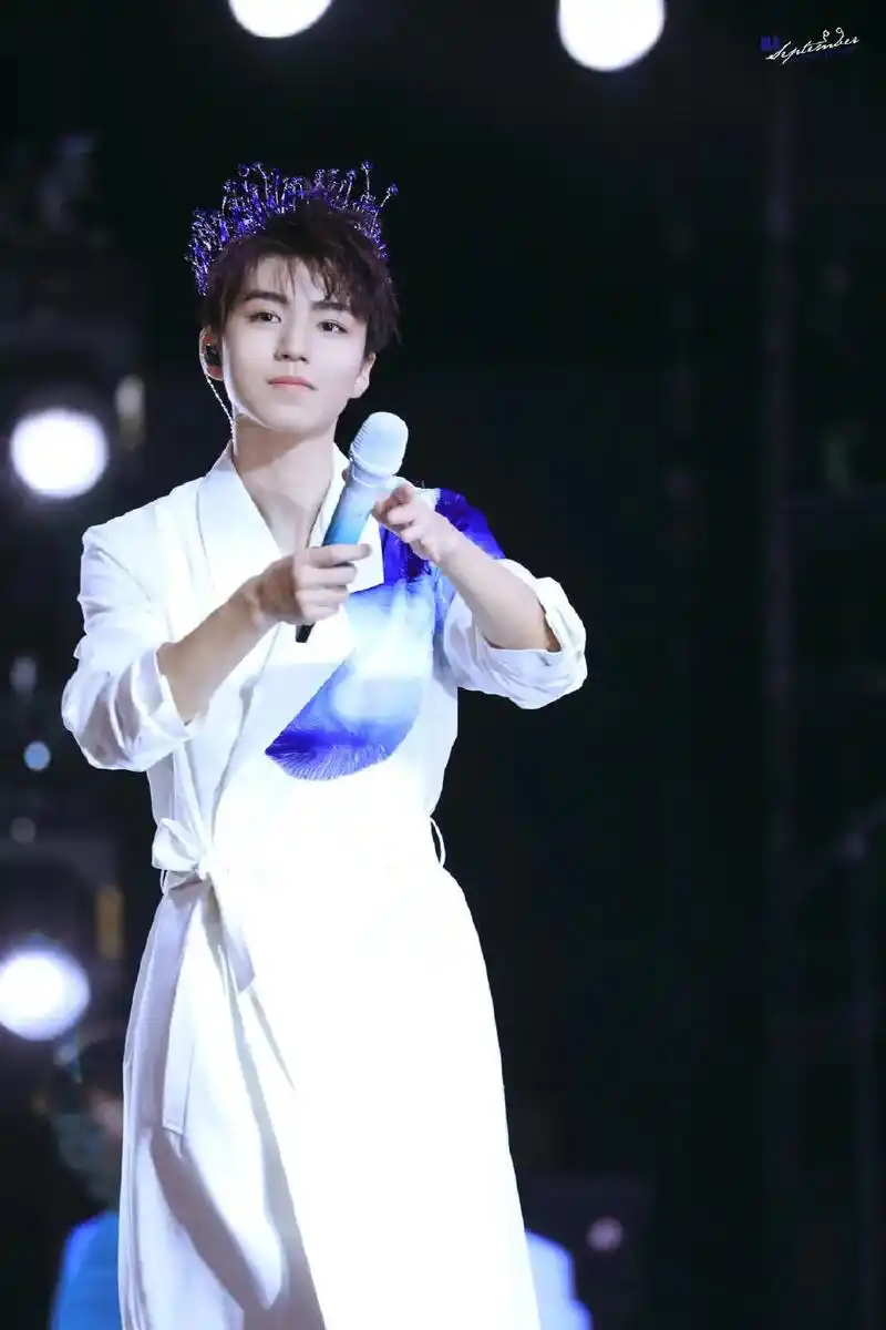 王俊凯 所以什么时候能再开一场个人演唱会呢 - 抖音