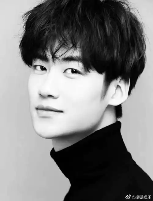 25岁男演员刘峰去世