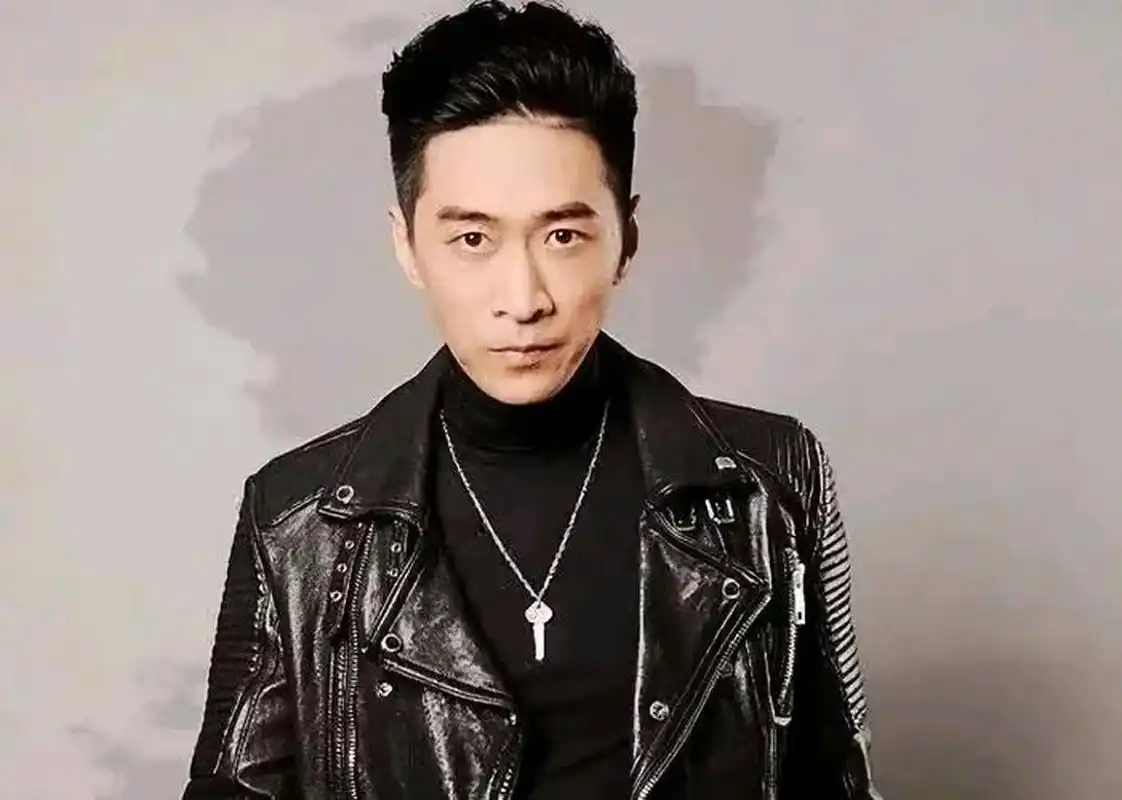 2015年,开心麻花拍摄《夏洛特烦恼》,王宁的角色被换,这间接导致了他