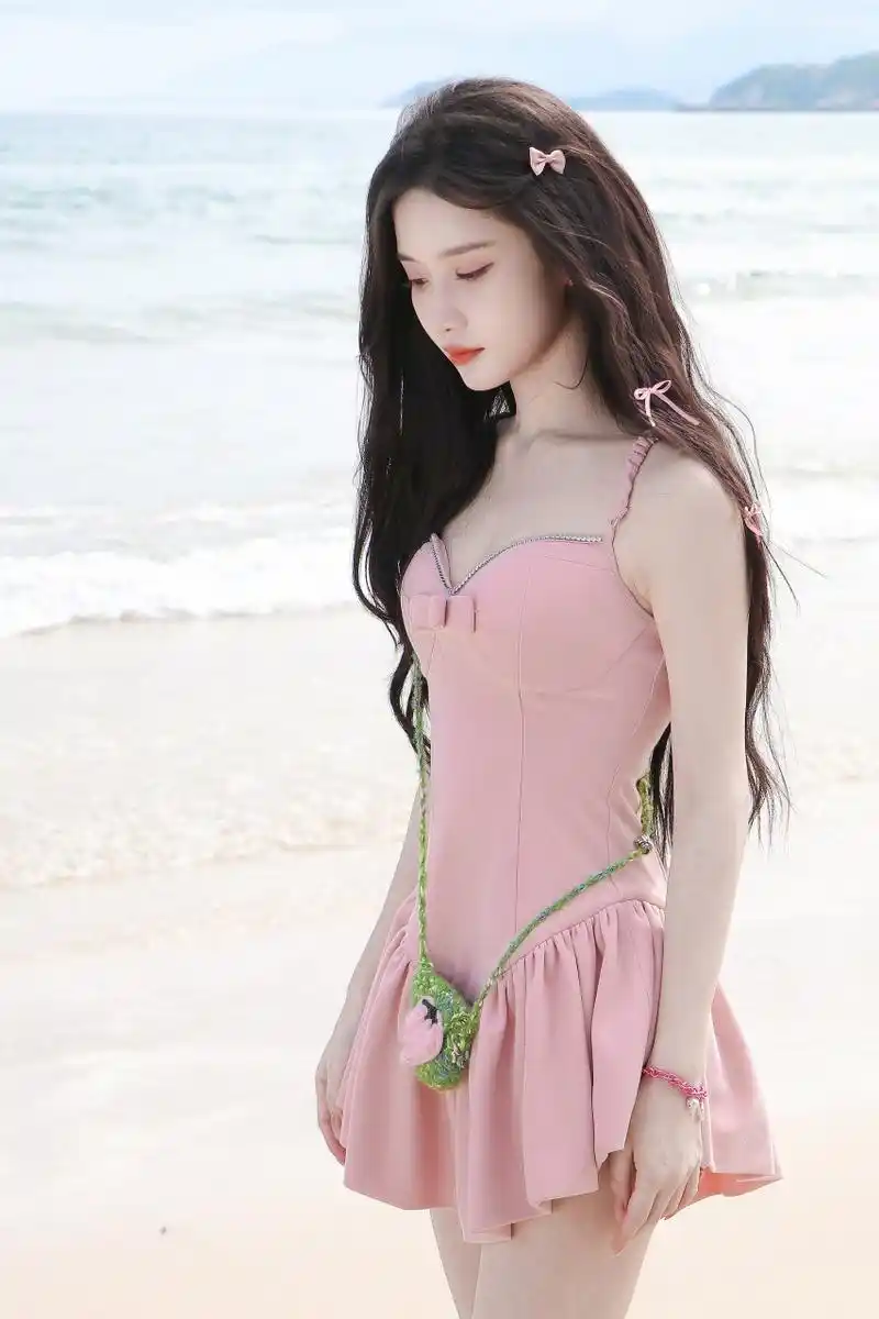 陈意涵晒比基尼泳装,大秀自信好身材#娱乐最前沿