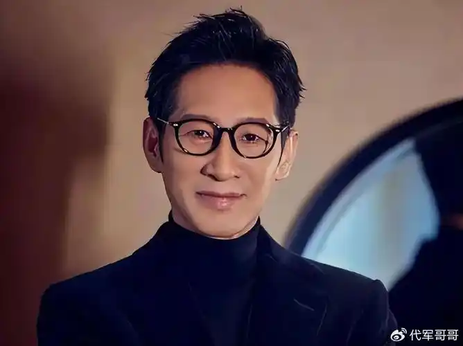 王劲松的"狂妄",恰恰反映出了整个娱乐圈的"悲哀"