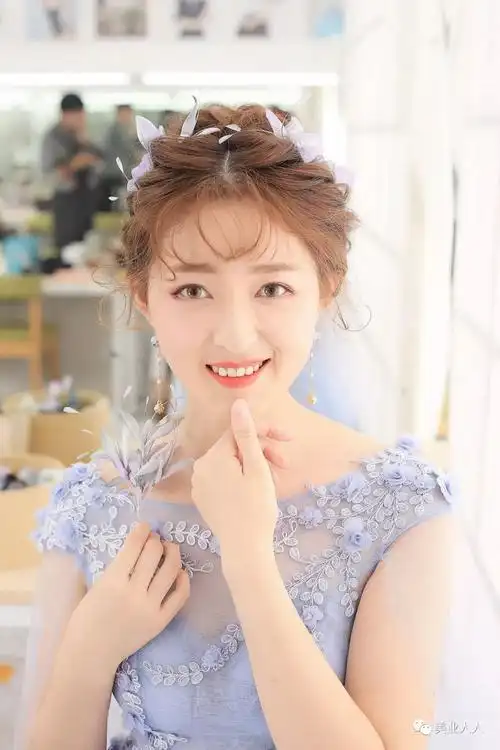 当日新娘造型出门纱仪式纱敬酒服