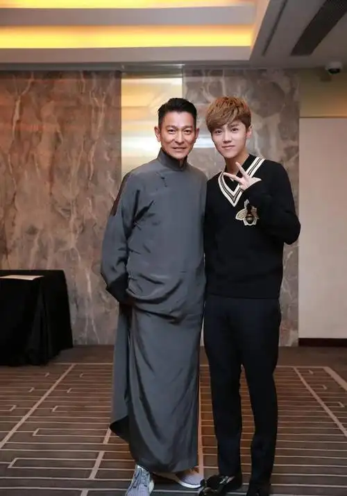 刘德华鹿晗同框174刘德华竟比178鹿晗还高谁虚报了身高