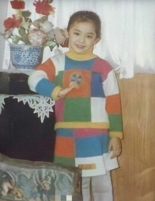 从小美到大娜扎童年照曝光肤白貌美似洋娃娃