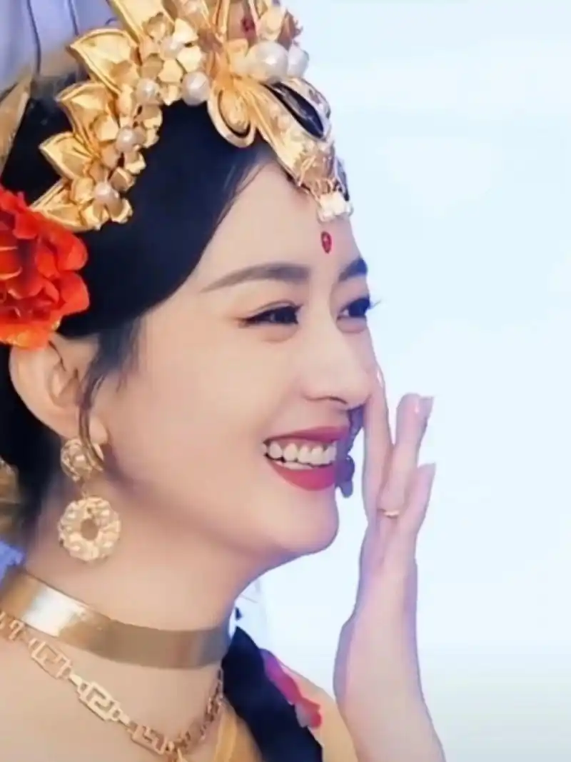 不懂就问,赵丽颖这个牙齿是怎么回事? 67