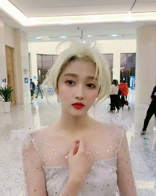 原创关晓彤事业迎来巅峰又一次荣登榜首王一博只能屈居第二易烊千玺第