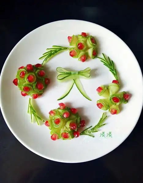 生活》(果蔬花环/果蔬盘饰/蔬菜摆盘/蔬菜盘饰)的详细做法 - 大厨网