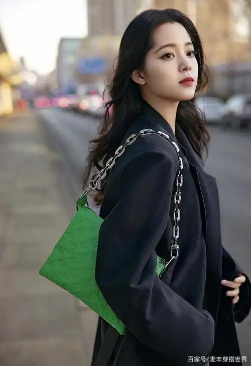 你们喜欢欧阳娜娜的这种穿搭风格吗? 举报/反馈