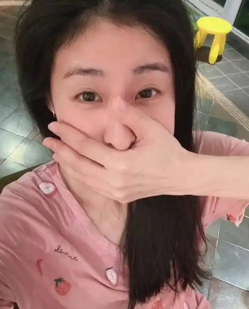 张碧晨发文辟谣,连耳朵失聪都要联系到生娃,华晨宇为何不娶她?