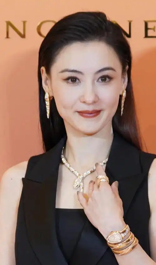 看了张柏芝这组无修生图我才知道什么是真正的骨相美人