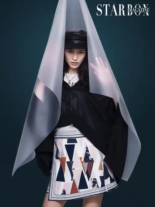 何穗出镜《starbox人物》五月刊封面大片_行业内参_资讯_模特中国