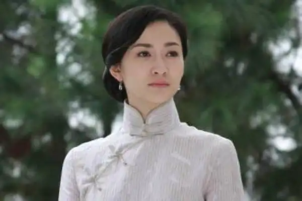 又《凤穿牡丹》郁无瑕,一位苏绣大师.