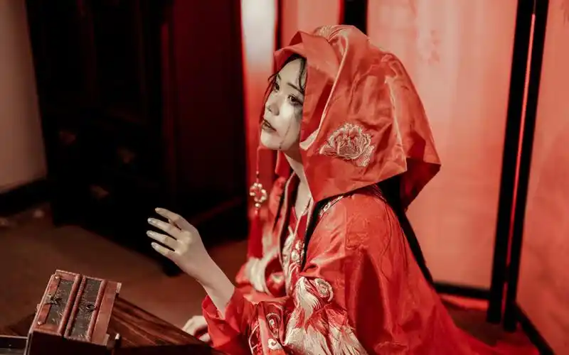 你还在哭什么他都已经笑了鬼新娘万圣节