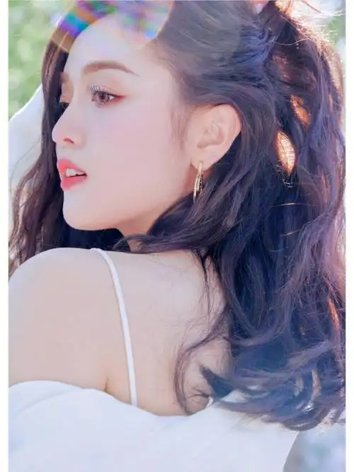 吴宣仪海南艺人90后女明星海南师范大学