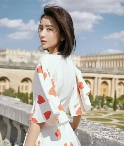 唐嫣最新短发造型曝光 跪求女明星放过这款发型吧!